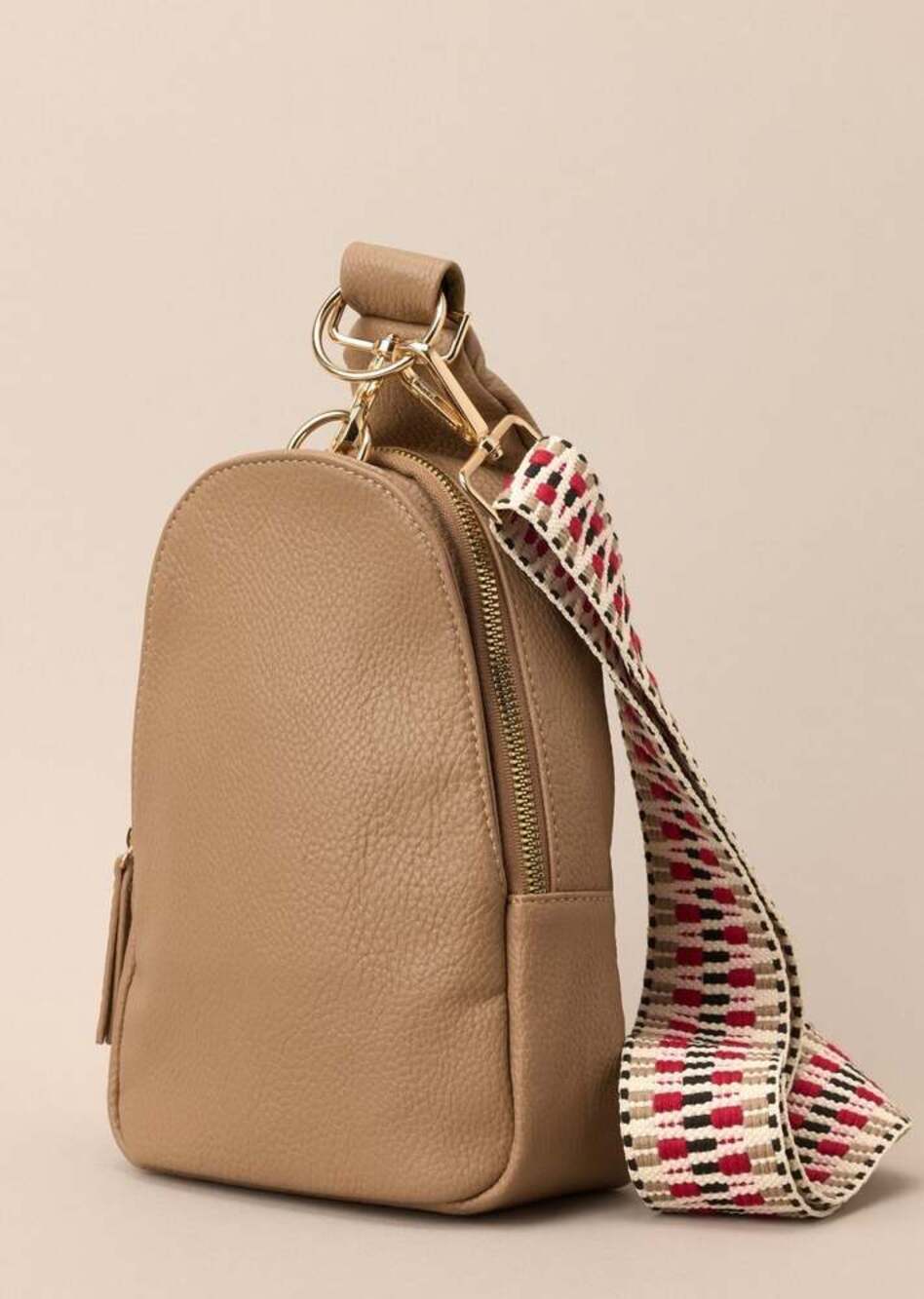 A LITTLE LAST MINUTE TAN SLING BAG - Picture 12 of 16